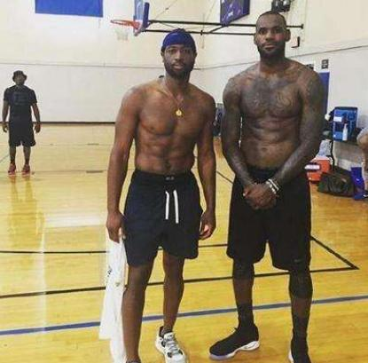 屡屡在关键 屡屡在关键